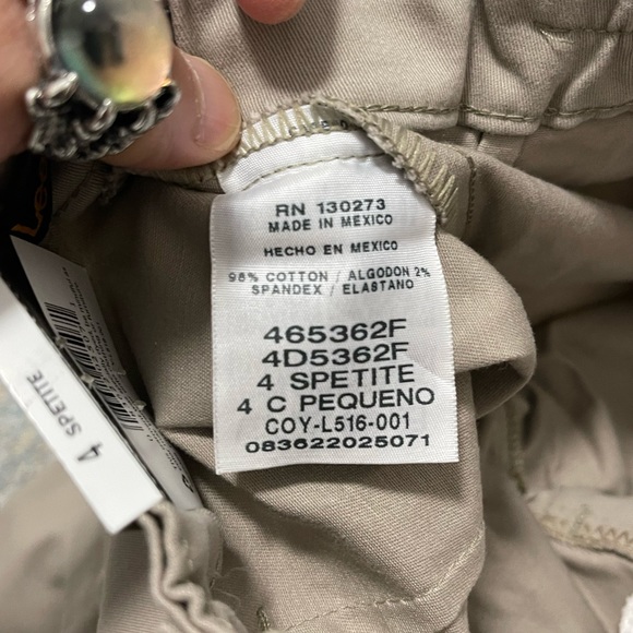 NWT Women’s Size 4 (26 X 27) Lee Tapered Leg Relaxed Fit Mid Rise Pants In Tuape - Picture 8 of 10